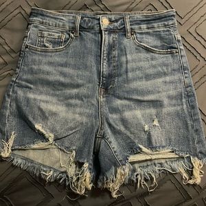 Risen distressed shorts